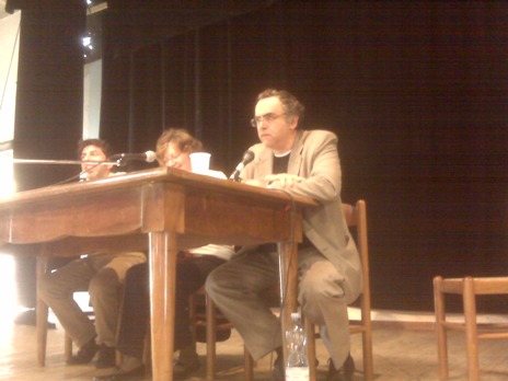 Giovanni Sarubbi mentre interviene a Firenze il 16 maggio 2009 al convegno " il vangelo che abbiamo ricevuto"