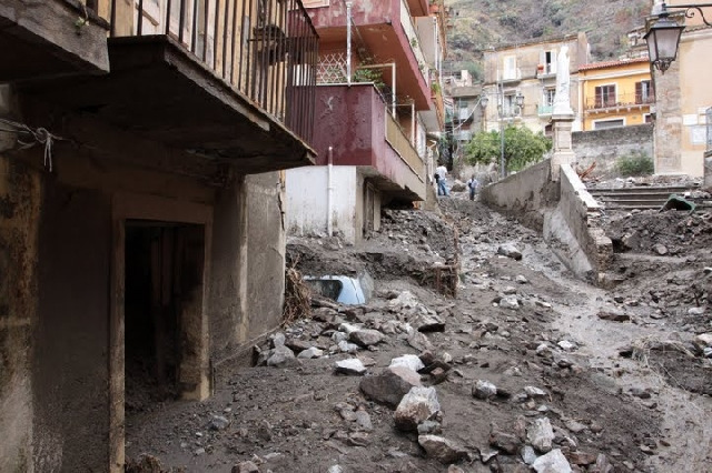 Alluvione messina 2 ottobre 2009