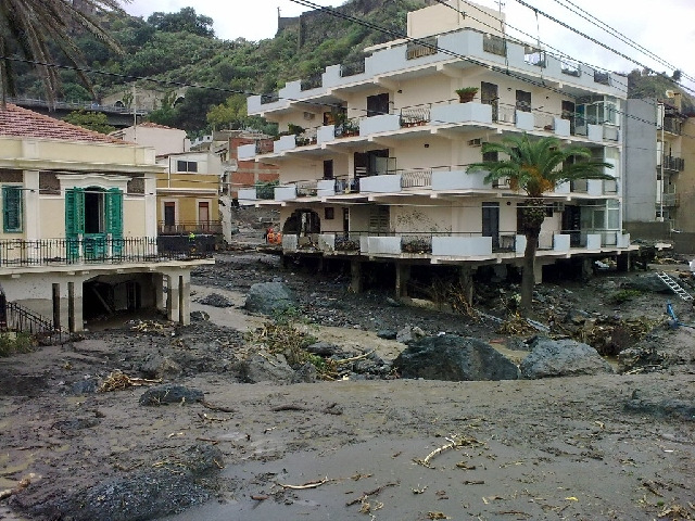 Alluvione messina 2 ottobre 2009