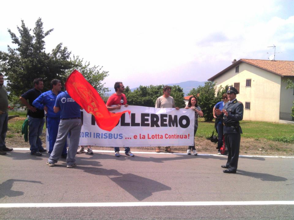 La protesta dei lavoratori dell'Irisbus al Giro d'Italia domenica 13/05/2012 località Contrada Bosco Montemiletto (AV)