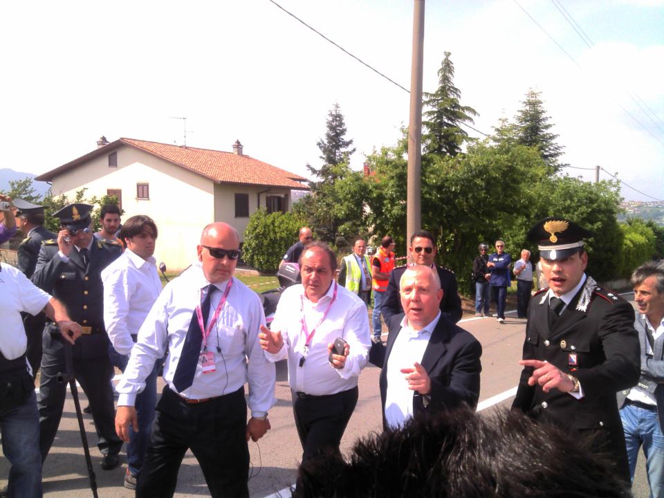 La protesta dei lavoratori dell'Irisbus al Giro d'Italia domenica 13/05/2012 località Contrada Bosco Montemiletto (AV)