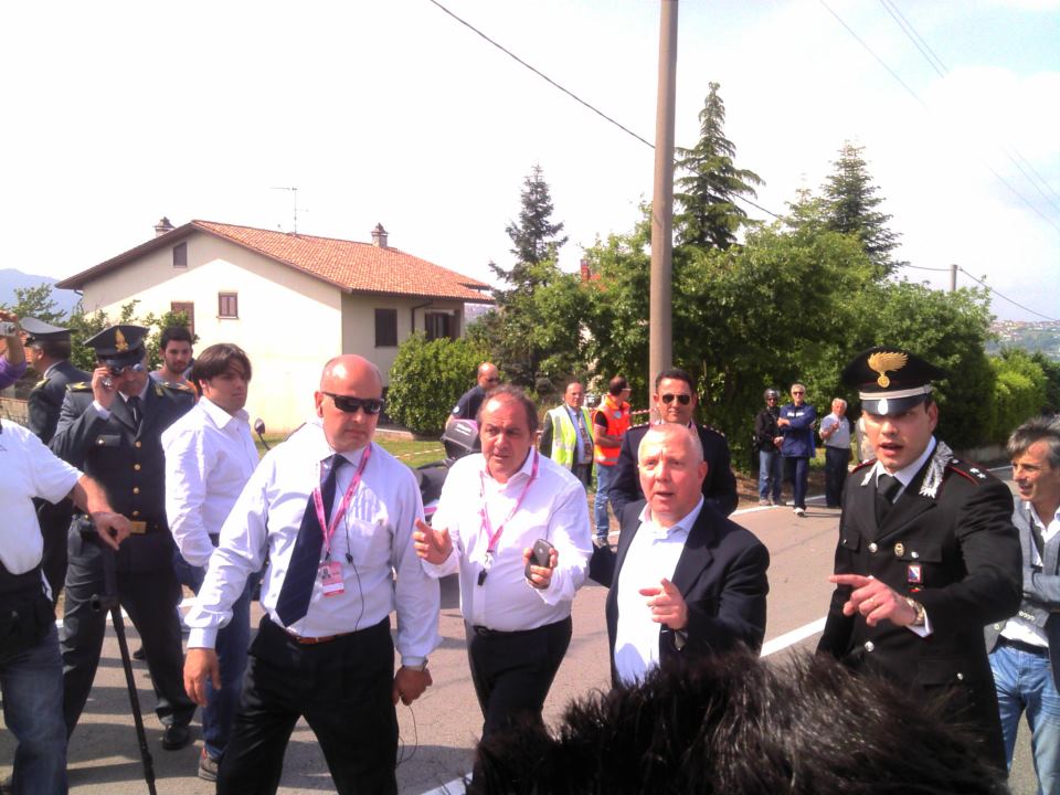 La protesta dei lavoratori dell'Irisbus al Giro d'Italia domenica 13/05/2012 località Contrada Bosco Montemiletto (AV)