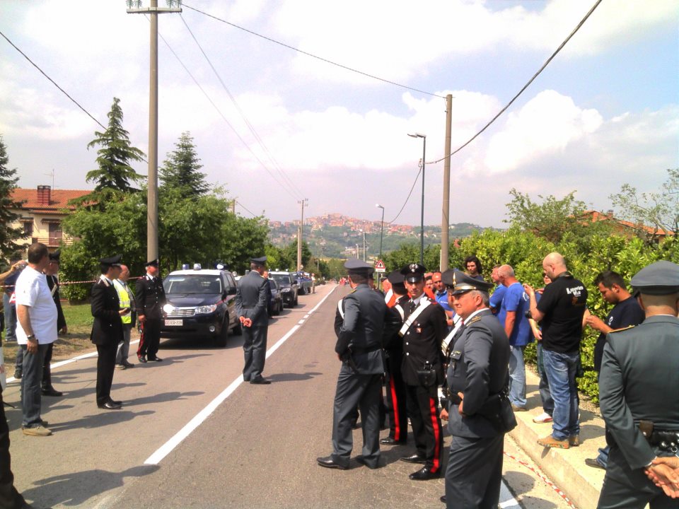 La protesta dei lavoratori dell'Irisbus al Giro d'Italia domenica 13/05/2012 località Contrada Bosco Montemiletto (AV)