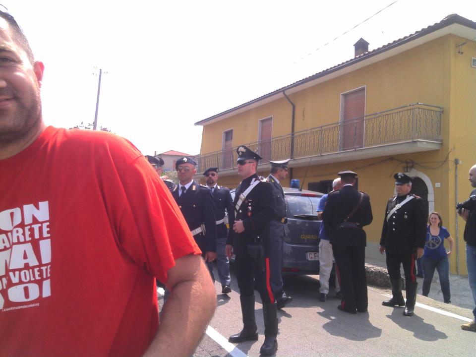 La protesta dei lavoratori dell'Irisbus al Giro d'Italia domenica 13/05/2012 località Contrada Bosco Montemiletto (AV)