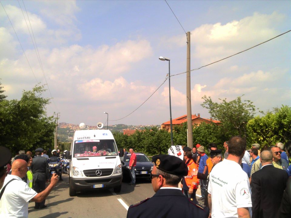 La protesta dei lavoratori dell'Irisbus al Giro d'Italia domenica 13/05/2012 località Contrada Bosco Montemiletto (AV)