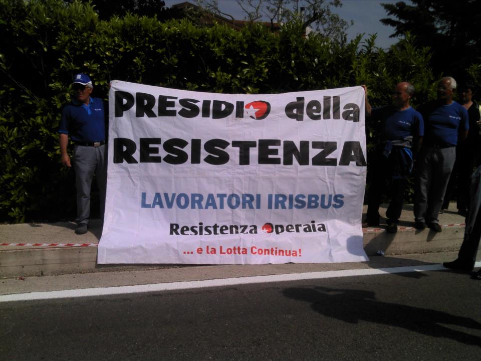 La protesta dei lavoratori dell'Irisbus al Giro d'Italia domenica 13/05/2012 località Contrada Bosco Montemiletto (AV)