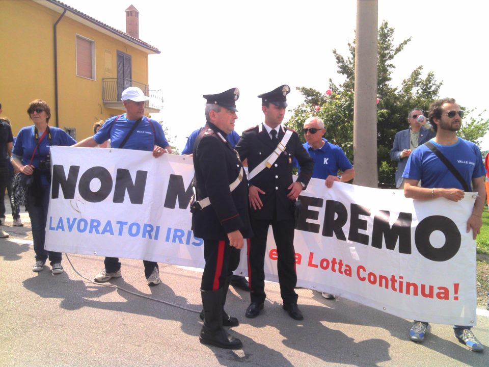 La protesta dei lavoratori dell'Irisbus al Giro d'Italia domenica 13/05/2012 località Contrada Bosco Montemiletto (AV)