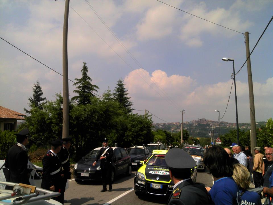 La protesta dei lavoratori dell'Irisbus al Giro d'Italia domenica 13/05/2012 località Contrada Bosco Montemiletto (AV)