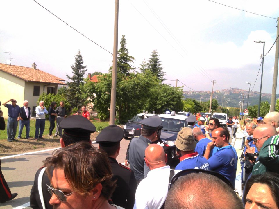 La protesta dei lavoratori dell'Irisbus al Giro d'Italia domenica 13/05/2012 località Contrada Bosco Montemiletto (AV)