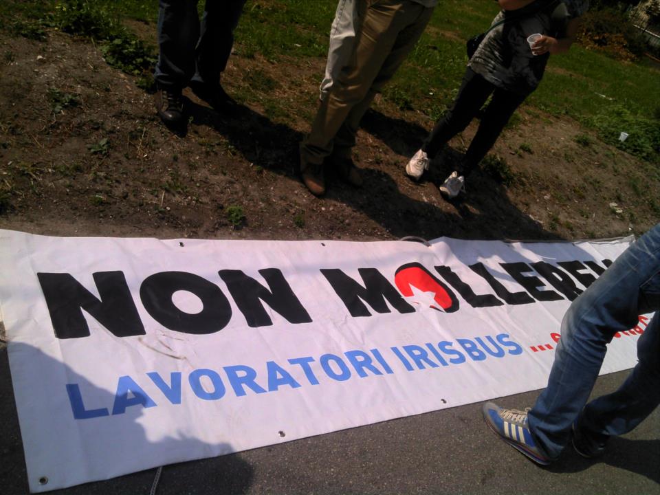 La protesta dei lavoratori dell'Irisbus al Giro d'Italia domenica 13/05/2012 località Contrada Bosco Montemiletto (AV)