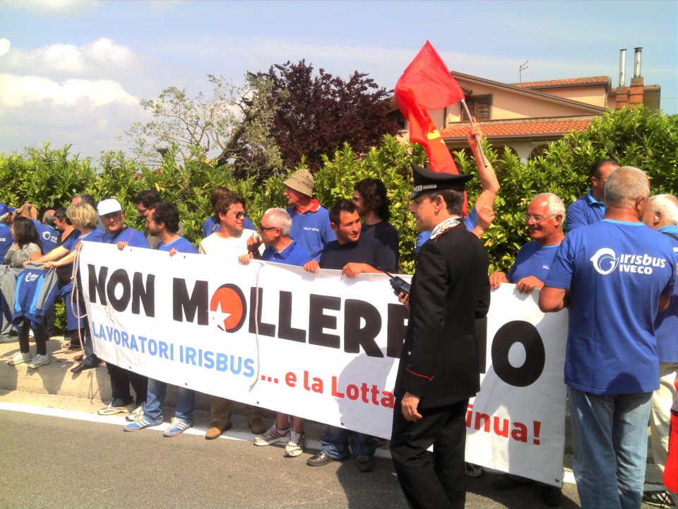 La protesta dei lavoratori dell'Irisbus al Giro d'Italia domenica 13/05/2012 località Contrada Bosco Montemiletto (AV)