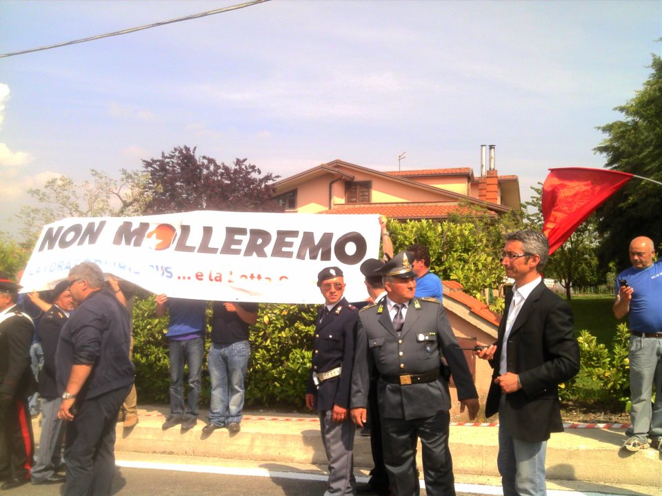 La protesta dei lavoratori dell'Irisbus al Giro d'Italia domenica 13/05/2012 località Contrada Bosco Montemiletto (AV)