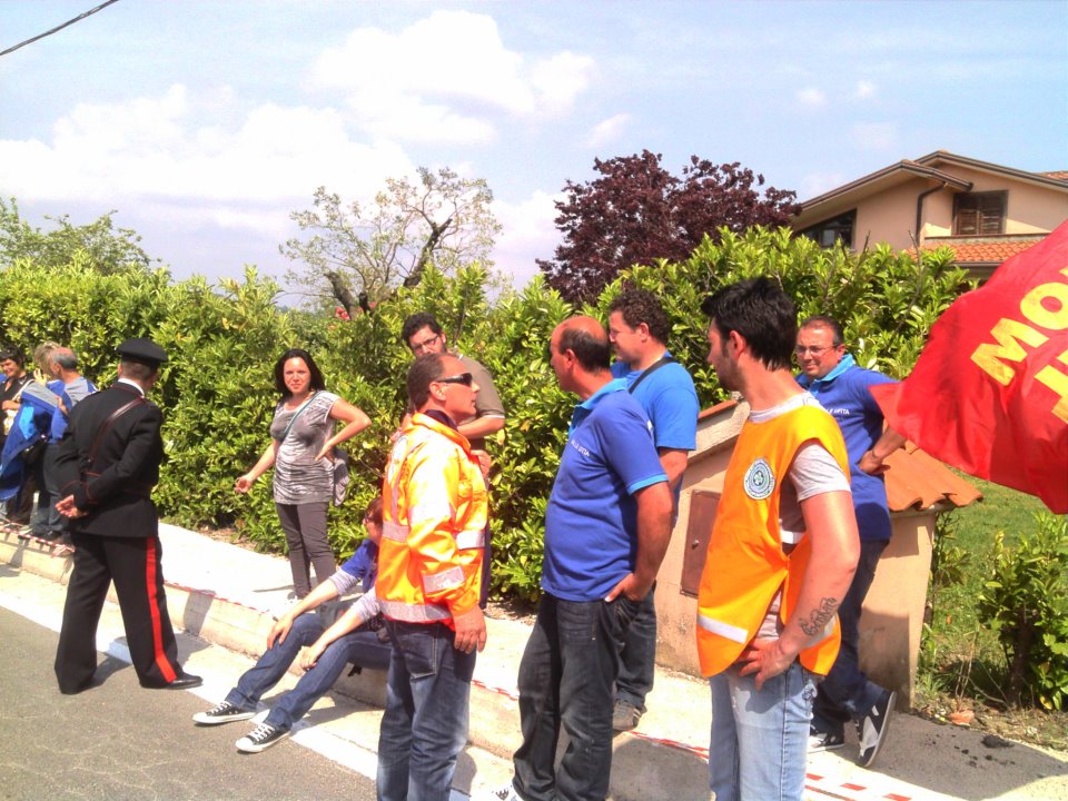 La protesta dei lavoratori dell'Irisbus al Giro d'Italia domenica 13/05/2012 località Contrada Bosco Montemiletto (AV)