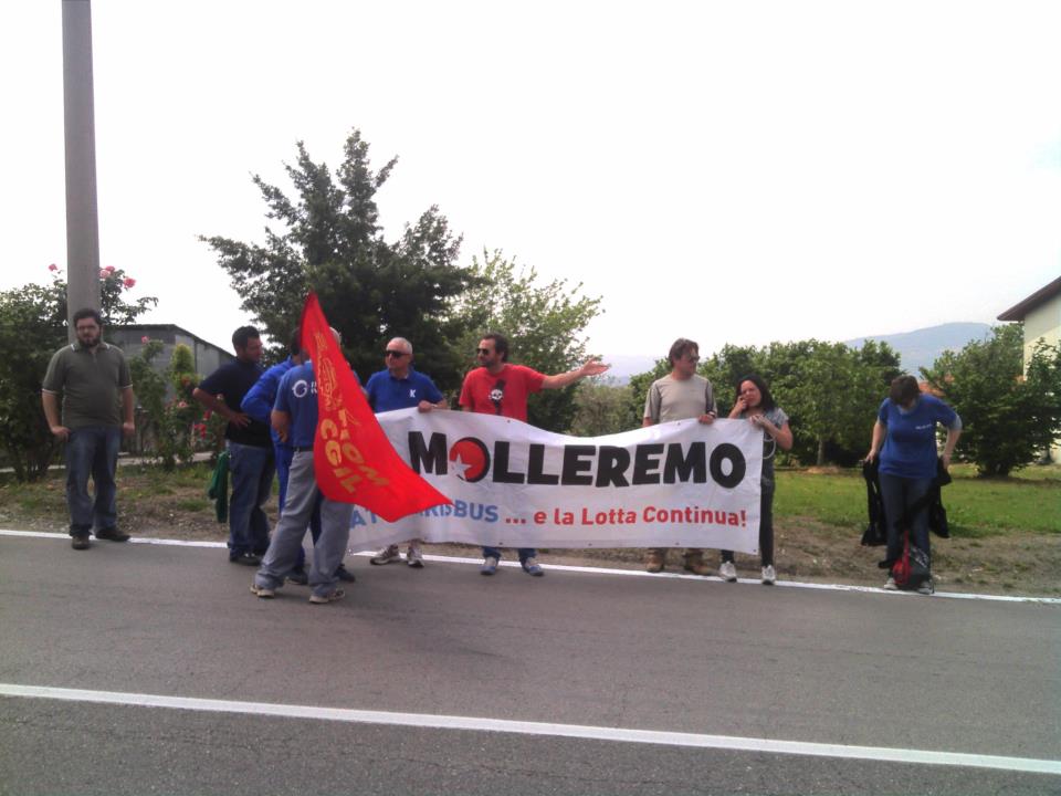 La protesta dei lavoratori dell'Irisbus al Giro d'Italia domenica 13/05/2012 località Contrada Bosco Montemiletto (AV)