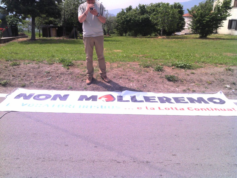 La protesta dei lavoratori dell'Irisbus al Giro d'Italia domenica 13/05/2012 località Contrada Bosco Montemiletto (AV)