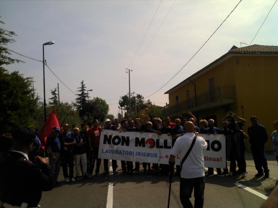 La protesta dei lavoratori dell'Irisbus al Giro d'Italia domenica 13/05/2012 località Contrada Bosco Montemiletto (AV)