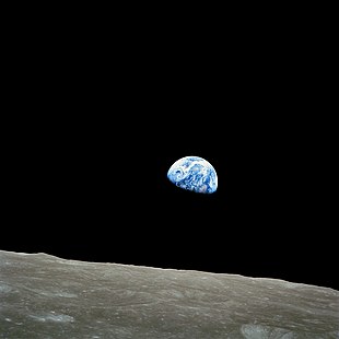 https://upload.wikimedia.org/wikipedia/commons/thumb/a/a8/NASA-Apollo8-Dec24-Earthrise.jpg/310px-NASA-Apollo8-Dec24-Earthrise.jpg